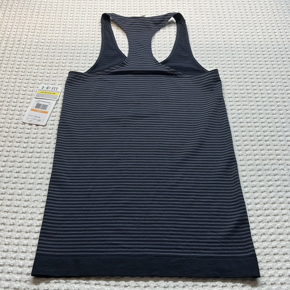 Under Armour Heat Gear Women’s New With Tags Size S - Picture 3 of 4